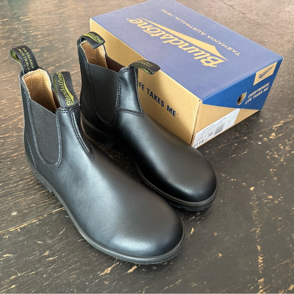 Blundstone Men’s Black vegan Chelsea Boots US 11
